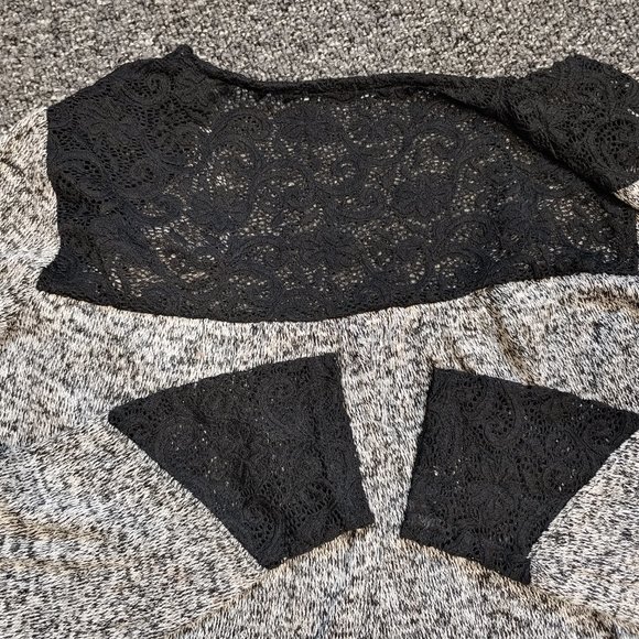 BOGO🎀BUNDLE Lace Accent Sweaters- Size Large - Picture 4 of 7